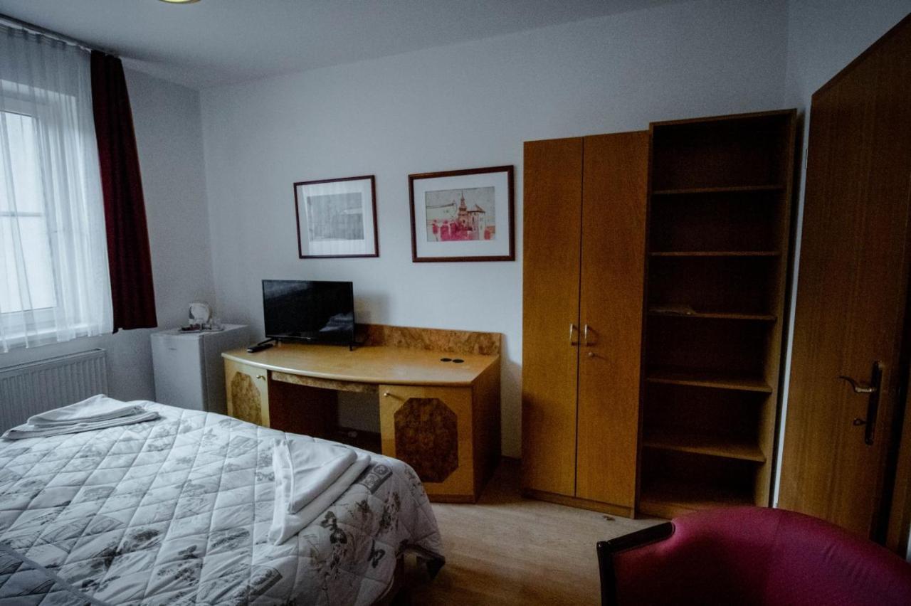 Hotel Kerling Banská Štiavnica Esterno foto