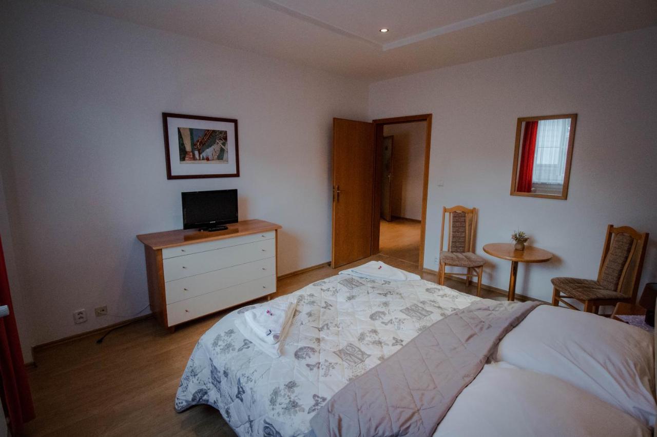 Hotel Kerling Banská Štiavnica Esterno foto