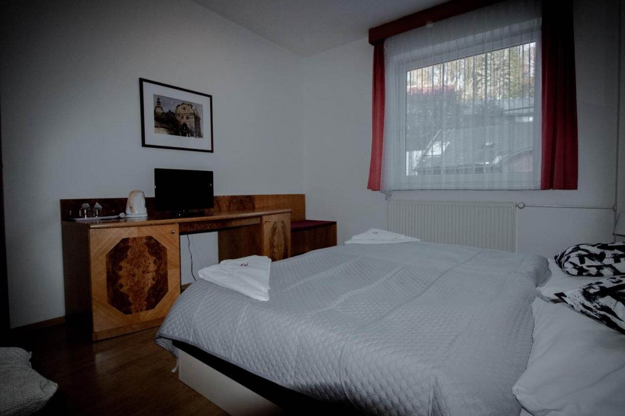 Hotel Kerling Banská Štiavnica Esterno foto
