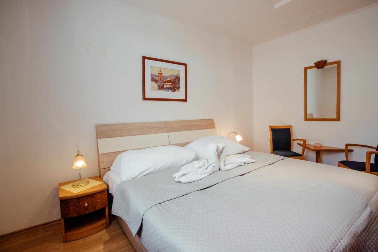 Hotel Kerling Banská Štiavnica Esterno foto
