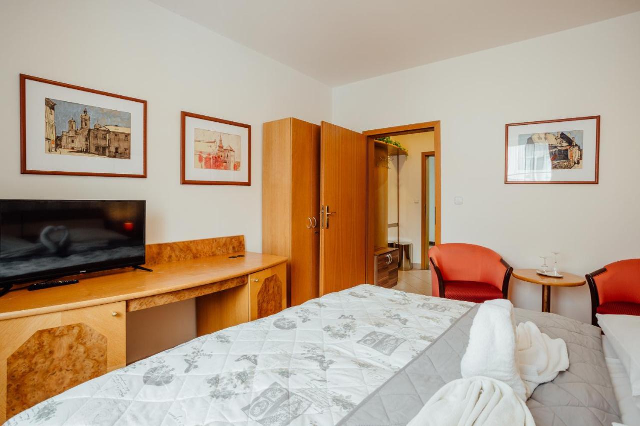 Hotel Kerling Banská Štiavnica Esterno foto